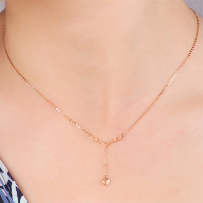 elk ladies necklace in 18k gold