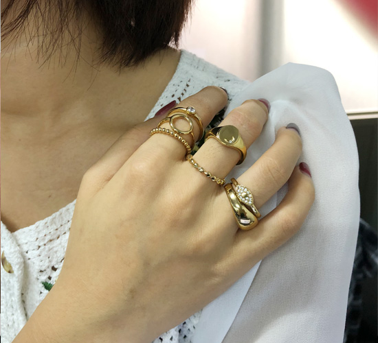 yellow gold engagement rings