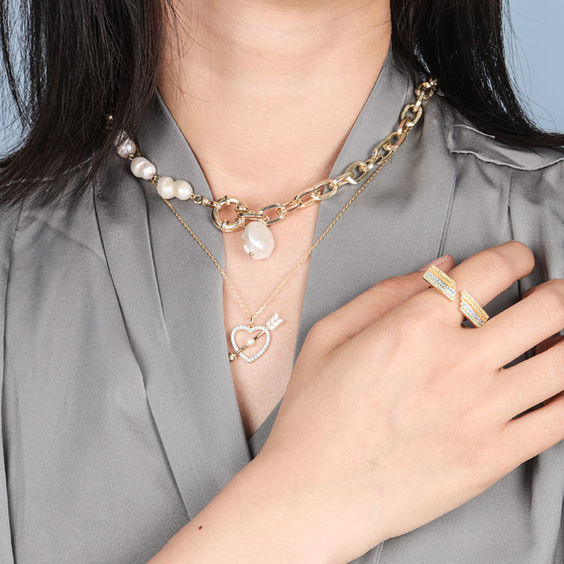 pearl and metal necklace