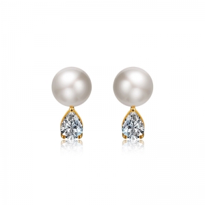 pearl design stud earrings