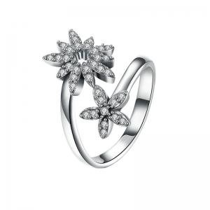 Zircon flower design ring for women