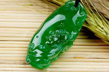 How to maintain jade jewelry