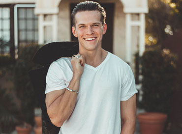 Buying silver jewelry in summer is the smartest choice for men