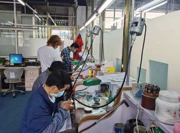 Daily Glimpse of Gold Jewellery Molding Department
