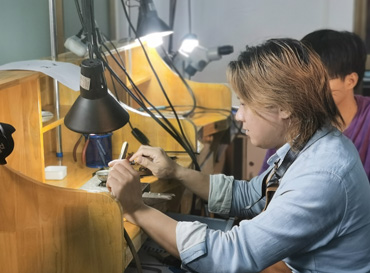 Shooting Video of Jewelry Crafts Presentation